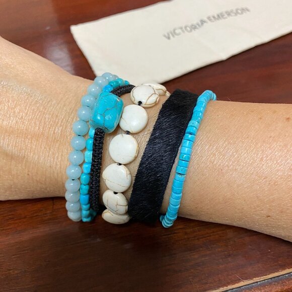 VICTORIA EMERSON Handcrafted TURQUOISE Nugget Agate AQUA STONE Wrap BRACELET - Picture 1 of 4